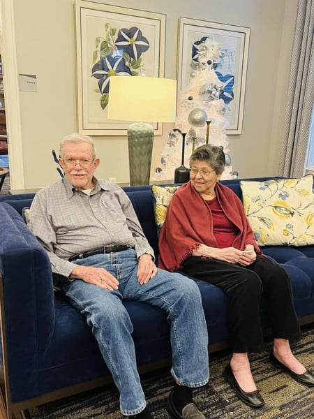 Heartis_Suwanee_Residents_on_sofa-1